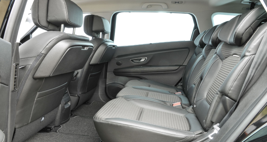 7seater rental car